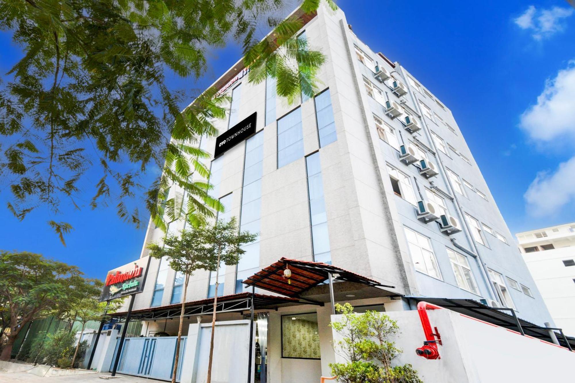 Super Townhouse Unnam Hotels Backside Of Tabala Rasa Pub, Financial District Hyderabad Eksteriør billede
